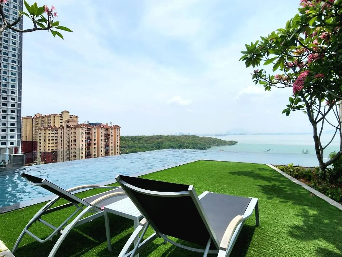 Tatami With Homecinema, 9Pax, Urban Suites By Pg Home George Town