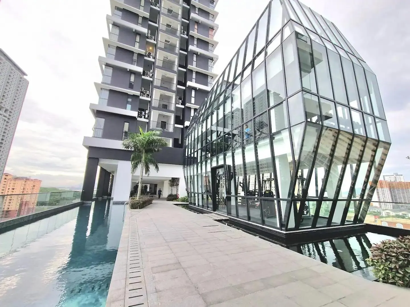 Tatami With Homecinema, 9Pax, Urban Suites By Pg Home George Town Maleisië