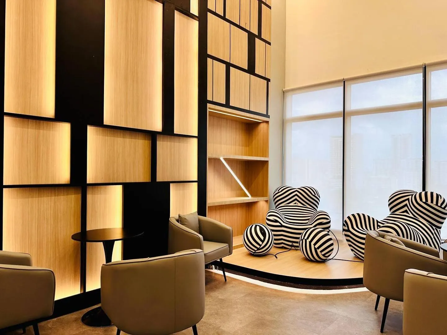 Appartement Tatami With Homecinema, 9Pax, Urban Suites By Pg Home George Town